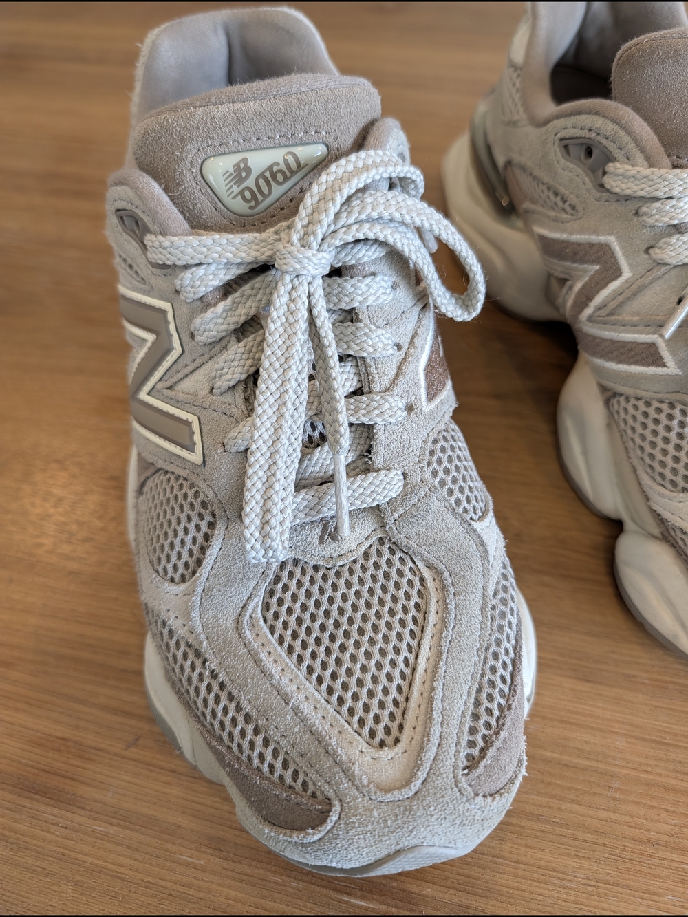 New Balance 9060 in Mushroom Women's Size 7.5 - Picture 7 of 7